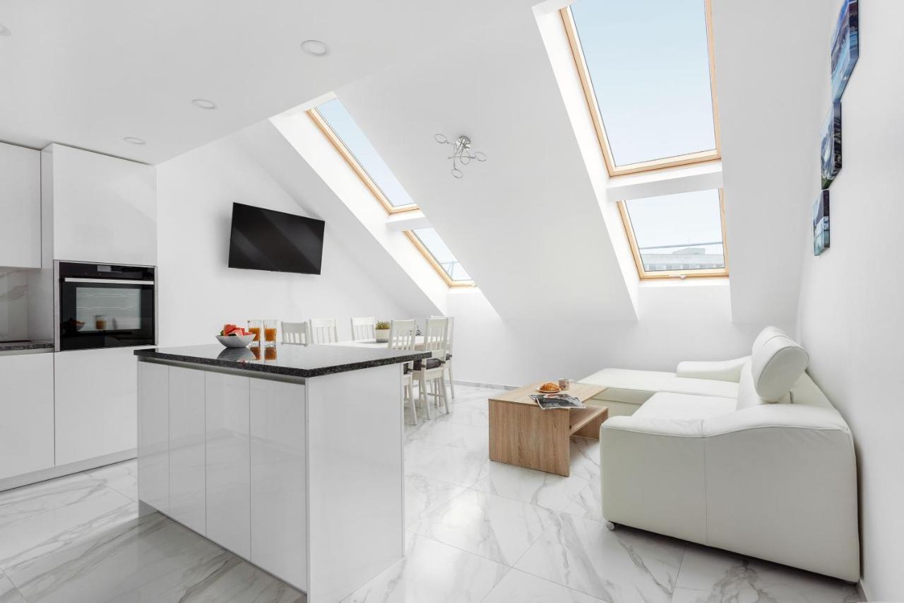 Luxurious Kaunas Basilica Apartment In Old Town By Urban Rent Exterior foto