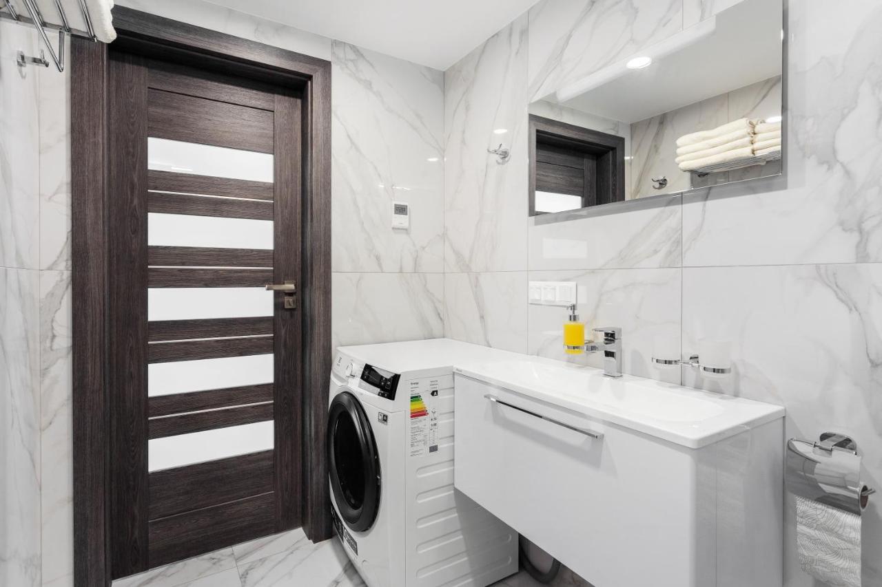 Luxurious Kaunas Basilica Apartment In Old Town By Urban Rent Exterior foto