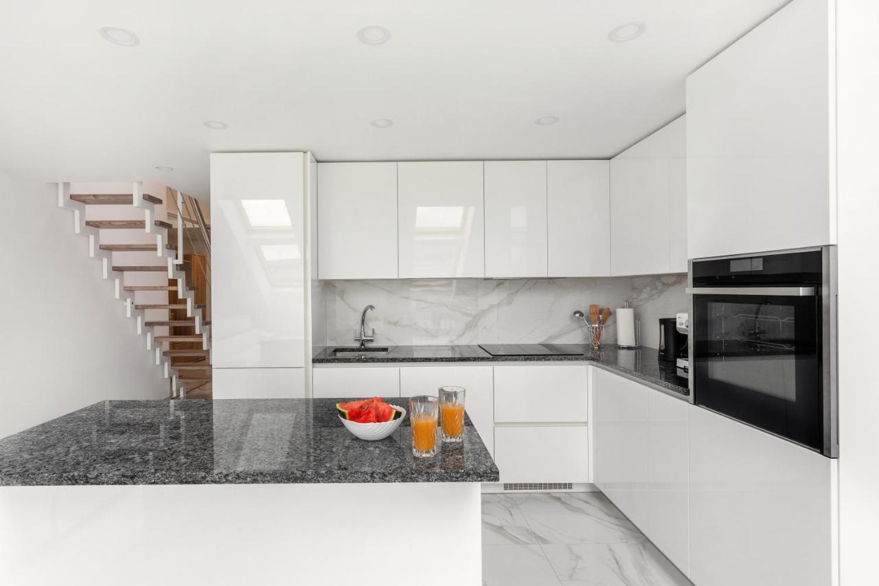 Luxurious Kaunas Basilica Apartment In Old Town By Urban Rent Exterior foto